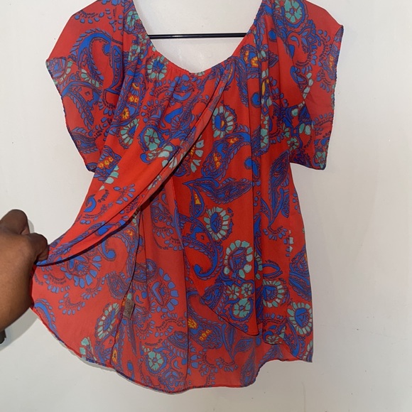 Open-back blouse - Picture 4 of 5